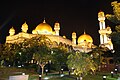 Nocna iluminacja meczetu
