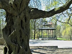 Altánek (hudební pavilon z roku 1882) v horní části parku