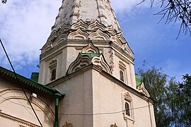 Kokóshniks en quilla de la iglesia del Profeta Elías en Yaroslavl.