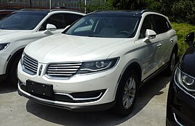 Lincoln MKX II China 2016-04-18.jpg