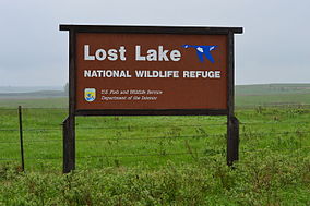 Вывеска Lost Lake NWR (9159355737) .jpg