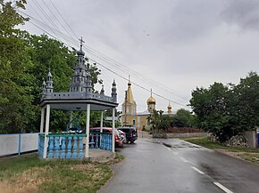 Biserica din localitate, monument ocrotit de stat.