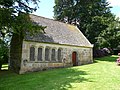 Ancien ossuaire dans l'enclos paroissial du Vieux-Bourg