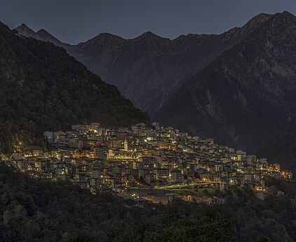 Panoramic view of Premana Photographer: Maurizio Moro5153