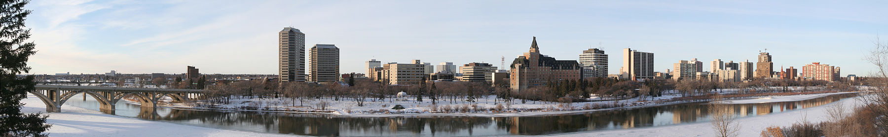 Skyline de Saskatoon pel hibiernu