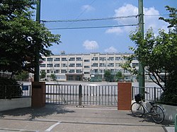 Adachi iriya junior high school