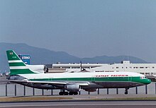 Lockheed L-1011 TriStar na mezinárodním letišti v Ósace