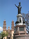 פסל של מיגל אידיאלגו בדולורס