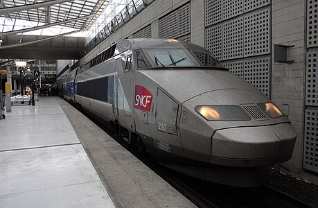 La rame TGV Duplex 290, en gare de l'aéroport Charles-de-Gaulle 2 TGV (2014).