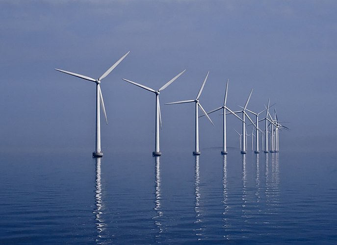 Офшорная ветряная электростанция Миддельгрюнден в проливе Эресунн вблизи Копенгагена. На момент постройки она была крупнейшей в мире электростанцией такого типа.