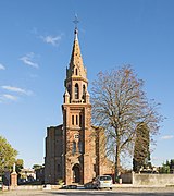 La façade et le clocher.