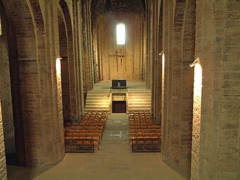 Sant Vicenç Cardonako kolegiataren nabea,