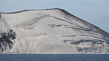 新島の白ママ断崖