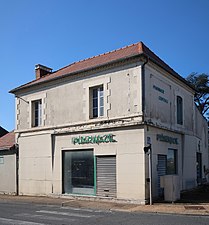 Pharmacie (fermée).