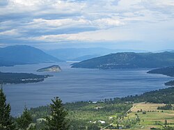 Shuswap Lakes vestlige bred