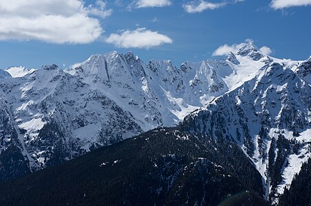 Snowfield Peak (right), with Distal Phalanx, Mantis Peak, and Styloid Peak