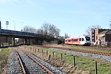 Een Spurt van Arriva. Op de voorgrond een restant van de tramlijn naar Drachten. (inmiddels verwijderd)