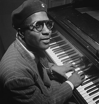 Thelonious Monk (1917–1982) byl americký jazzový pianista, který je řazen k zakladatelům bebopu