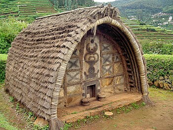 English: Hut of Toda tribe (Nilgiris, India) F...