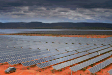 Pirapora Solar Complex, the largest in Brazil and Latin America with a capacity of 321 MW Usina solar de Pirapora 2.gif