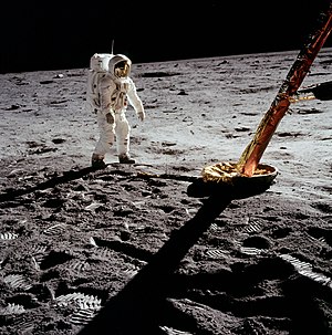 Aldrin vicino al Modulo Lunare (LM)