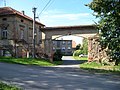Poort bij huis in Běleč