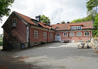 Skolgården i augusti 2020.