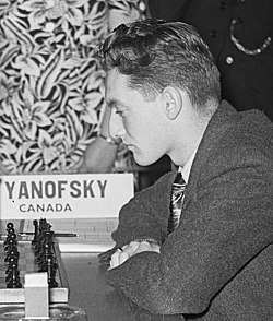 Во время турнира в Гронингене (1946 г.)