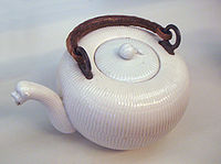 Etiolles hard paste tea jar 1770.jpg