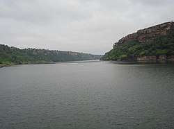 గాంధి సాగర్ సంరక్షణాలయంలో చంబల్ నది