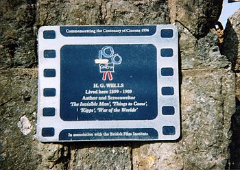 English: Plaque commemorating H.G. Wells.