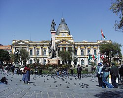 Vista del Palacio de Congresos de Bolivia.