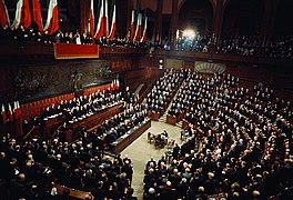 Leone taking the oath in front of the Parliament