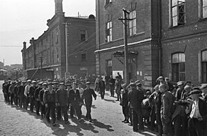 Pengerahan rekrut baharu di Moscow, Rusia pada 23 Jun 1941 (Arkib gambar daripada Agensi Berita Antarabangsa Rusia).