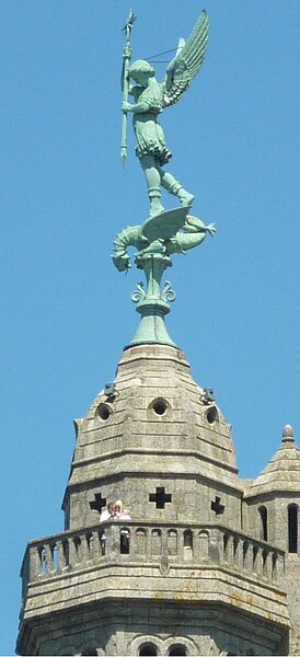Fichier:Saint-Michel-Mont-Mercure - Statue de Saint Michel.JPG