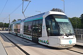 Een Translohr-tram tijdens de testfase