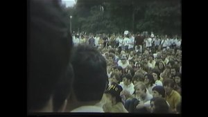 Файл: 25 августа 1968 года, Хиппи в Линкольн-парке, Чикаго.webm