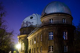 Die im Jahr 1913 nach Potsdam-Babelsberg verlegte Berliner Sternwarte als Hauptgebäude des Leibniz-Instituts für Astrophysik Potsdam