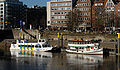 Die Schlachte. Blick vom Teerhof, links die Bürgermeister-Smidt-Brücke, das Gastronomieschiff „Das Schiff“ und die historische „Friedrich“