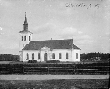 Den 1965 nedbrunna kyrkan från 1880.