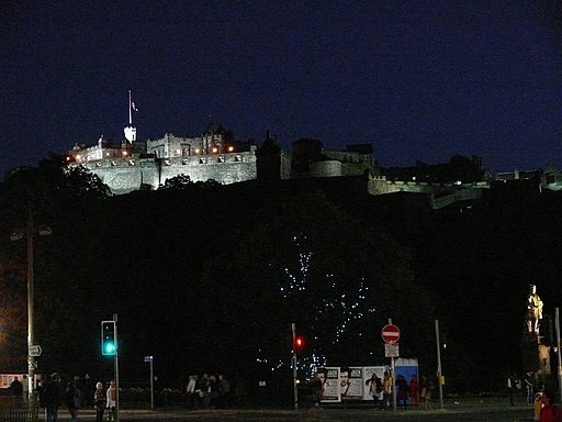 512px-Edinburgh_Castle_11.jpg