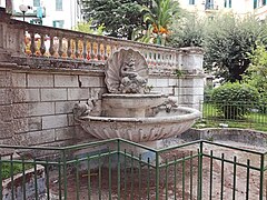 Fontana di parco Marsicano a Materdei (in mediocre stato conservativo)
