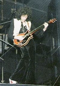 Brian May in concerto nel 1979