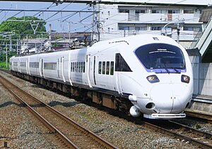 JR Kyushu 885 series SM9 20100822.jpg