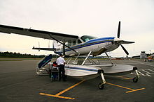 Kenmore Air Cessna 208 (1299917253) .jpg