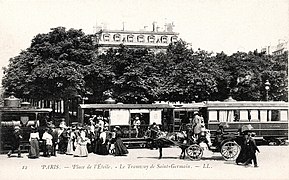 Le tramway Paris Saint-Germain, place de l’Étoile en 1900, locomotive Francq, Cie des TPDS.