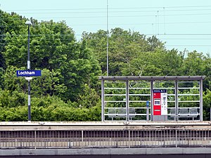 Island platform with shelter