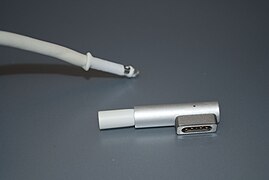 Г-подібний роз'єм MagSafe, обірваний шнур живлення