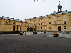 Söderportgymnasiet med biblioteket.jpg