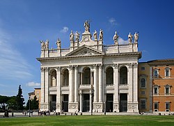 Lateranbasilika – Hauptfassade